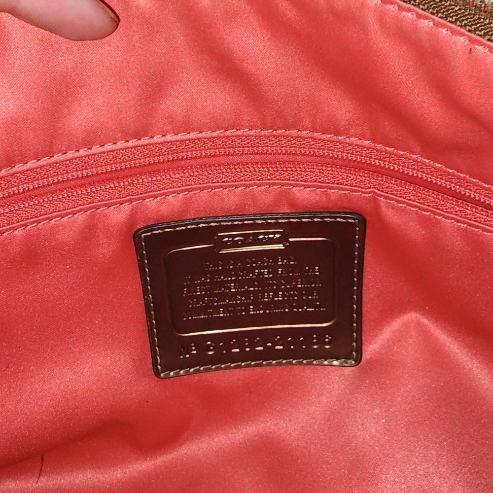 Coach handcrafted purse tan with pinks and blues - Picture 4 of 6